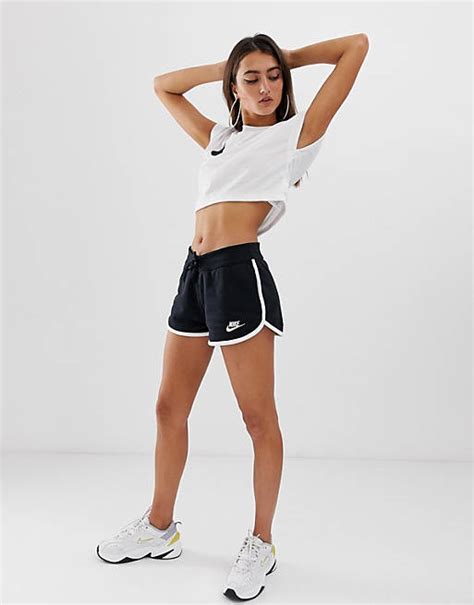 Schwarze Laufshorts von Nike im Sale 